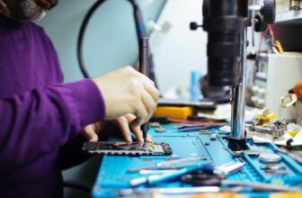 Apple Has Begun Promoting iPhone 16 Alternative El...