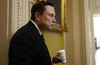 SEC lawsuit claims Musk gained over $150 million b...