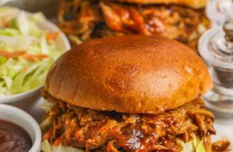 Gradual Cooker Pulled Pork Sandwiches