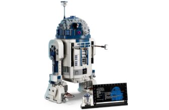 5 Days After Star Wars Day, the LEGO R2-D2 Crashes...