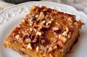 Pumpkin Pie Bars – Simple Fall Recipe